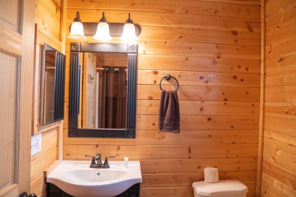 The Lodge At Van Hook New Town 外观 照片